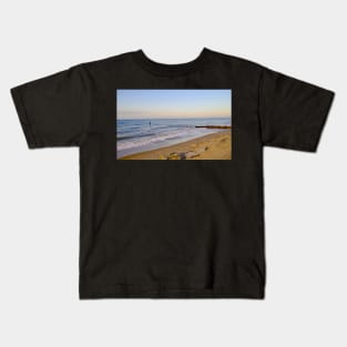 A view across Cart Gap beach on the Norfolk coast Kids T-Shirt